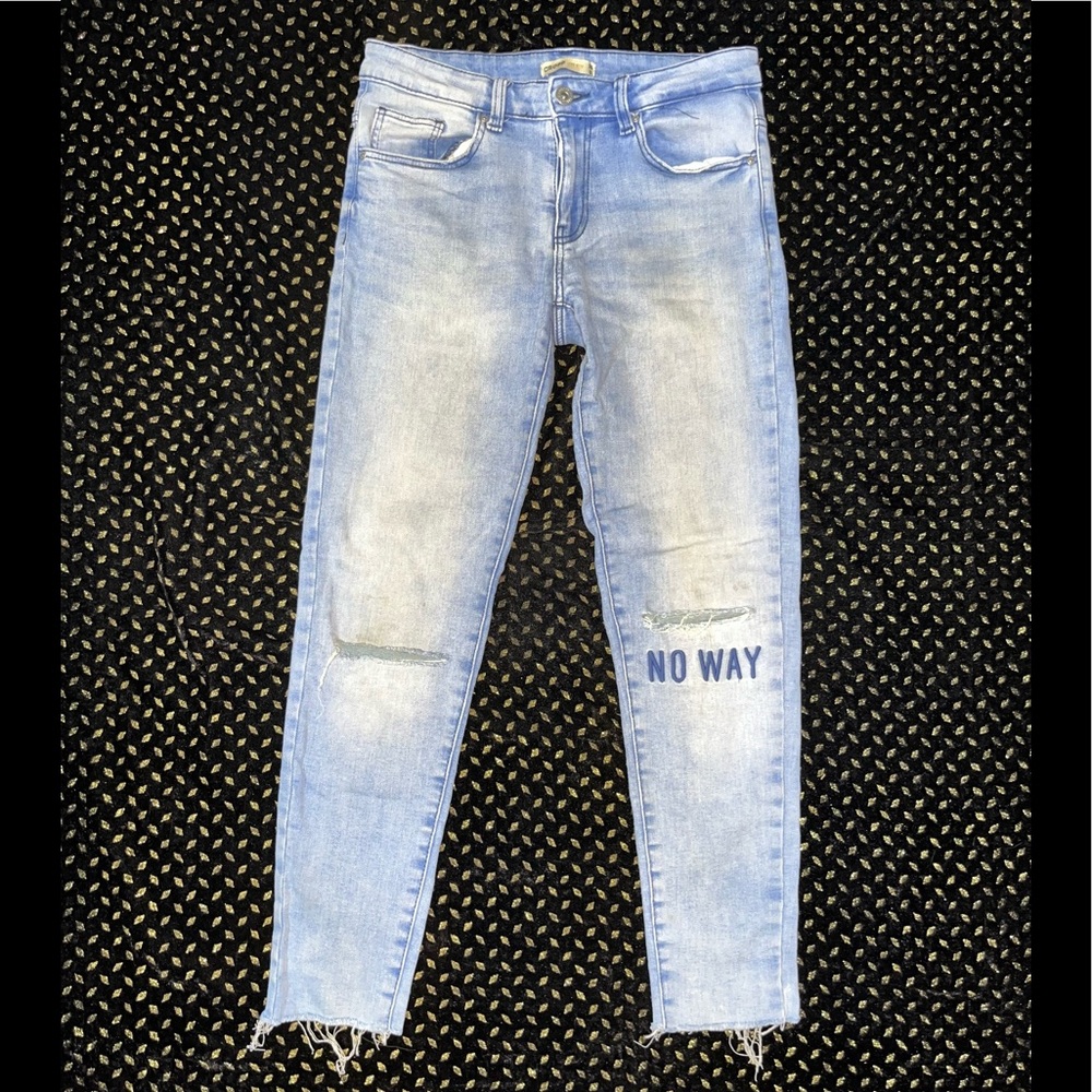 Cropp icy blue denim knee cut - Picture 1 of 3